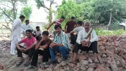 कोल: एटा में बाइक की टक्कर से घायल साइकिल सवार व्यक्ति की DDU में हुई मौत, पुलिस ने कराया पोस्टमार्टम