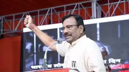 बल्लारपूर: बल्लारपूर येथे आणीबाणी दिनानिमित्त लोकतंत्र सैनानी यांना आमदार मुनगंटीवार यांनी केले अभिवादन
