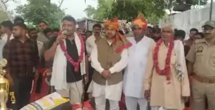 खेरागढ़: तातपुर में आयोजित क्रिकेट टूर्नामेंट के फाइनल मैच में विधायक ने विजेता टीम को किया सम्मानित