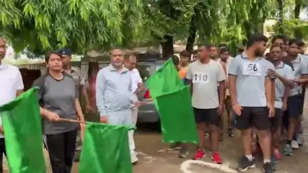गिरिडीह: मादक पदार्थों के विरुद्ध जिला प्रशासन द्वारा जन जागरूकता मैराथन दौड़ का आयोजन