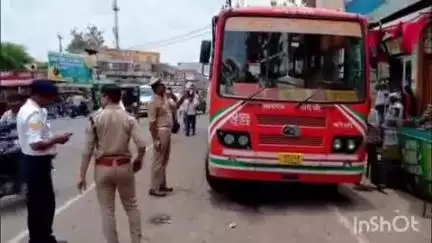 कासगंज: जिले में सीओ ट्रैफिक ने यातायात पुलिस के साथ चलाया विशेष चेकिंग अभियान, 243 वाहनों के काटे चालान