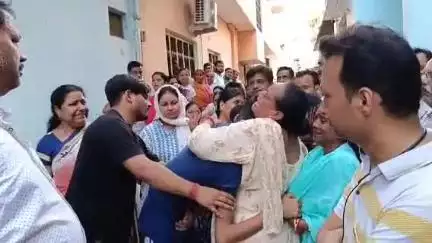सीतापुर: नई बस्ती मोहल्ले में क्रूरता से परेशान महिला किराएदार ने की आत्महत्या, मकान मालिक फरार, पुलिस जांच में जुटी