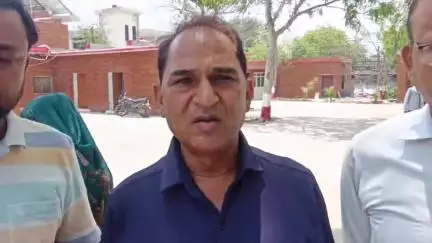 ब्यापारी नेता दिलीपसेठ की  बहू के मारपीट दीवार तोड़ने के झूठे आरोप से पीड़ितो ने एस पी से लगाई न्याय की  गुहार
#जालौन