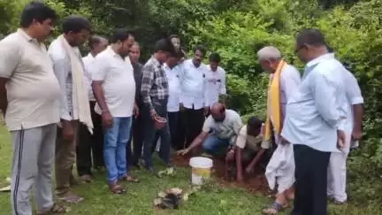 ପରଜଙ୍ଗ: କେନ୍ଦ୍ରମନ୍ତ୍ରୀ ଧର୍ମେନ୍ଦ୍ର ପ୍ରଧାନଙ୍କ ଜନ୍ମ ଦିନରେ କଙ୍କଡ଼ାହାଡ଼ ସରସ୍ଵତୀ ଶିଶୁ ବିଦ୍ୟା ମନ୍ଦିର ପରିସରରେ ବୃକ୍ଷ ରୋପଣ।