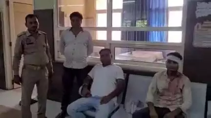 फिरोज़ाबाद: बड़ा लालपुर इलाके में खेत में क्रिकेट की बॉल जाने का विरोध करने पर एक शख्स को वेट सें पीटा गया
