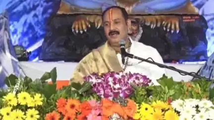 वैजापूर: पंडित प्रदीप मिश्रा यांच्या अमृतवाणीतून वैजापूरात शिवकल्पवृक्ष नगरी येथे शिव महापुराण कथेला सुरवात