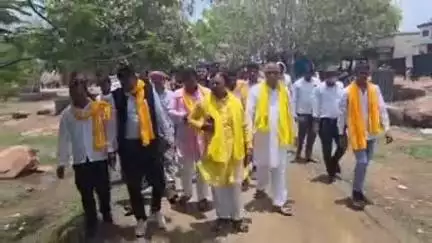 कोरांव: इटावा में यादव कथावाचक के साथ हुई घृणित घटना के विरोध में अखिल भारतीय यादव महासभा कोरांव ने तहसीलदार को सौंपा ज्ञापन