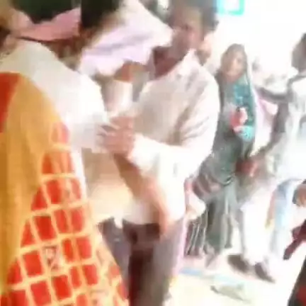 मोहनगढ़: गांव सुखलान टोरिया में राशन की दुकान पर हुई मारपीट का वीडियो हुआ वायरल, पुलिस जांच में जुटी