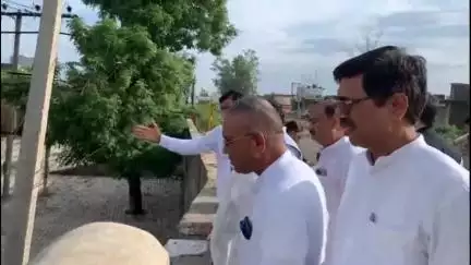 थानेसर: झांसा रोड पर केंद्रीय मंत्री एस.पी.बघेल ने सरस्वती नदी के किए दर्शन, कहा- सरस्वती हमारी जड़ों से जोड़ती है