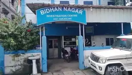 ফাঁসিদেওয়া: বিধাননগরে 27 নং জাতীয় সড়কে নিয়ন্ত্রণ হারিয়ে দুর্ঘটনার কবলে স্কুটি, গুরুতর আহত 2 জন