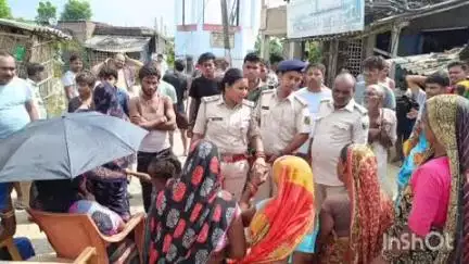 अंधराठाढ़ी: रुद्रपुर चौक के पास बदहाल सड़क को लेकर ग्रामीणों ने लगाया जाम, किया विरोध प्रदर्शन