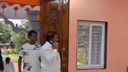 बुलढाणा: शहरातील राजमाता चौकातील शिवमंदिरास आमदार संजय गायकवाड यांनी दिली भेट