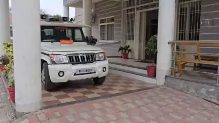 सिवनी: बबरिया रोड पर धारदार हथियार के साथ घूम रहे एक बदमाश पर कोतवाली पुलिस ने की कार्रवाई