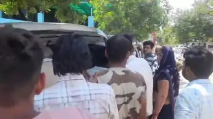 भिंड नगर: रोरा कोट गांव के पास टमटम ने बाइक में मारी टक्कर, बाइक सवार युवक हुआ घायल