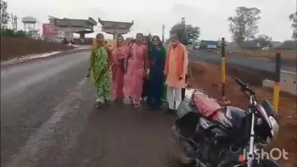 विदिशा नगर: मानोरा धाम में शुक्रवार को निकलेगी रथयात्रा, विदिशा से गुज़रे पद यात्री