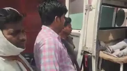अमृतपुर: तोफिक के पास ससुराल जा रहे जीजा और साली को बचाने में बाइक फिसली, पति-पत्नी घायल