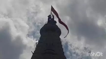 বর্ধমান ১: রথযাত্রার আগেই শহর বর্ধমানের আলমগঞ্জ বারোয়ারীর‌ পক্ষ থেকে নবনির্মিত মন্দিরে বাঁধা হল জগন্নাথের ধ্বজা