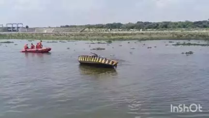 बरेली: रामगंगा नदी पर मॉकड्रिल का आयोजन, अभ्यास के दौरान डूबे लोगों को रेस्क्यू करके बचाया गया