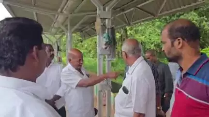 விளவங்கோடு: கழுவன்திட்டை ரயில் நிலையத்தில் விஜய் வசந்த் எம் பி ஆய்வு–சாலைகளை சீரமைக்க அதிகாரிகளிடம் வலியுறுத்தல்