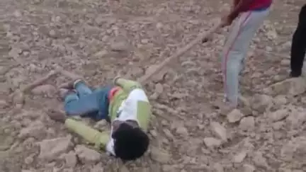 रुद्रपुर: देवरिया के रुद्रपुर में मारपीट में घायल युवक की हुई मौत, मारने का लाइव वीडियो हुआ वायरल