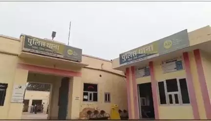रावतसर: रावतसर में नाबालिका को बहला-फुसलाकर भगा ले जाने के आरोप में एक युवक पर रावतसर पुलिस थाने में मामला दर्ज