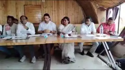 घाटशिला: शिक्षा मंत्री रामदास सोरेन ने घाटशिला में प्रेस वार्ता कर सरकार की उपलब्धियों की जानकारी दी