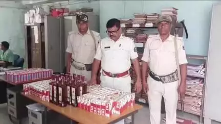 बैरिया: लौकरिया धूनिया टोली से 296 बोतल विदेशी शराब बरामद, पुलिस ने मामला दर्ज कर शुरू की कार्रवाई