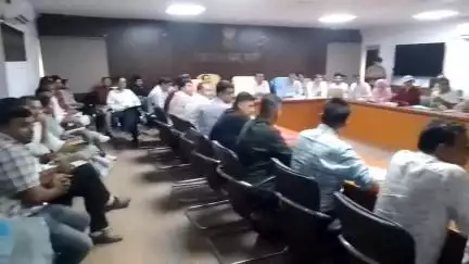 पाली: एंबुलेंस की सेवाओं में लापरवाही बर्दाश्त नहीं की जाएगी, इसको लेकर जिला कलेक्टर ने अधिकारियों को दिए आवश्यक दिशा-निर्देश