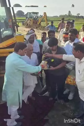मेहदावल: भरवलिया चौबे में सड़क निर्माण कार्य का विधायक ने भूमि पूजन कर किया शिलान्यास