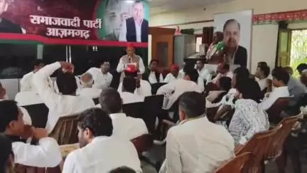 आज़मगढ़: आरक्षण और समानता के अग्रदूत साहूजी महाराज को सपा कार्यकर्ताओं ने दी श्रद्धांजलि, सपा ने बताया संविधान का प्रेरणा स्रोत