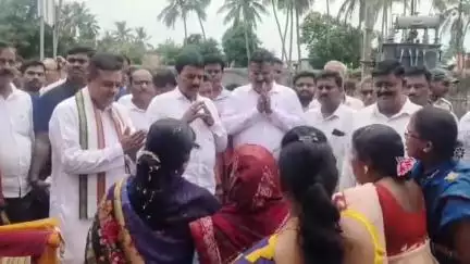 ପିପିଲି: ସ୍ଥାନୀୟ ଦର୍ଜି ସାହିରେ ପ୍ରଥମ ଚାନ୍ଦୁଆ ଦିବସ ପାଳିତ, ଯୋଗଦେଲେ ସମବାୟ ବୟନ ହସ୍ତ ଶିଳ୍ପ ମନ୍ତ୍ରୀ