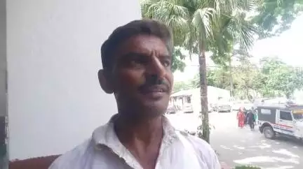 रामपुर: तारामंडल के पास नगर पालिका कर्मचारी पर एक व्यक्ति ने मारपीट करने का लगाया आरोप, पुलिस अधीक्षक से की शिकायत