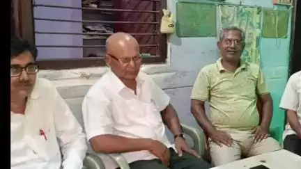 बिहार: भाकपा माले के 14वें नालंदा जिला सम्मेलन की तैयारी को लेकर पार्टी कार्यालय में कार्यकर्ताओं ने की समीक्षा बैठक