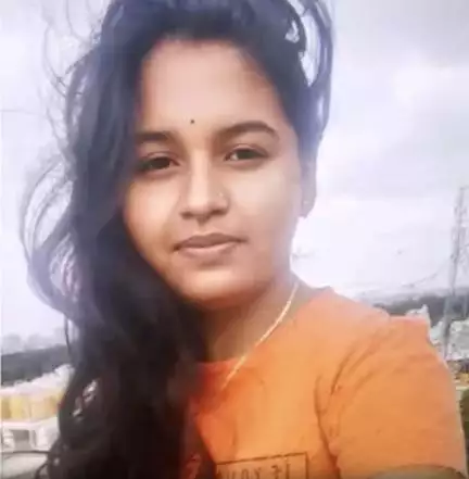 दिल टूटने के बाद 'सैड रील' बना रही युवती की बेंगलुरु में 13वीं मंज़िल से गिरकर हुई मौत