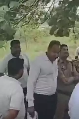 फतेेहपुर: अमरसंडा गांव में वन विभाग की बड़ी कार्रवाई, विधायक के अवैध कब्जे से डेढ़ करोड़ की ज़मीन मुक्त