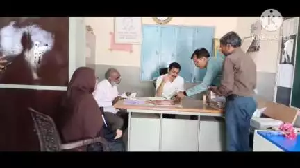 వర్ని: చందూర్ తహసీల్దార్ కార్యాలయంలో రెవెన్యూ సదస్సుల దరఖాస్తులను పరిశీలించిన బోధన్ సబ్ కలెక్టర్ వికాస్ మహతో