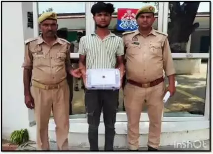 अजीतमल: अवैध तमंचा और कारतूस रखने पर 19 वर्षीय युवक को पड़ा भारी, पीआरबी की सूचना पर पुलिस ने बिरहुनी मार्ग से किया गिरफ्तार