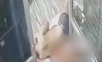 बिहार के जमुई में महिला काउंसलर ने सहकर्मियों पर ऑफिस में कच्छे में घूमने और लैपटॉप पर पॉर्न देखने का लगाया आरोप