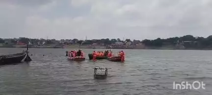 बलिया: उजियार घाट पर बाढ़ से बचाव के लिए हुआ मार्क ड्रिल, एनडीआरएफ ने दिया प्रशिक्षण