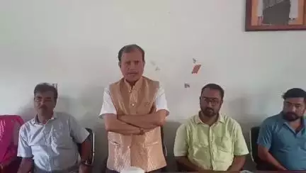 ছিপাঝাৰ: কদমতলিস্থিত অটল ভবনত বিজেপিৰ সামাজিক মাধ্যমৰ সভা অনুষ্ঠিত, উপস্থিত বিধায়ক পৰমানন্দ ৰাজবংশী