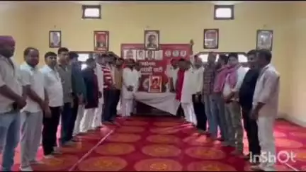 प्रतापगढ़: समाजवादी पार्टी कार्यालय मीराभवन में छत्रपति साहू जी महाराज की जयंती के अवसर पर गोष्ठी का आयोजन किया गया