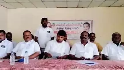 பல்லடம்: முல்லை நகர் பகுதியில் உள்ள தனியார் மண்டபத்தில் பாமக தெற்கு மாவட்ட பொதுக்குழு கூட்டம் நடைபெற்றது