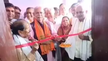 मांझी: मांझी प्रखंड मुख्यालय में सांसद और पूर्व मंत्री ने बीस सूत्री कार्यालय का उद्घाटन किया