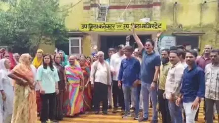 पचपहाड़: भवानीमंडी में नए बिजली मीटर की स्थापना का लोगों ने किया विरोध, एसडीएम को सौंपा ज्ञापन, 3 गुना ज्यादा बिल का आरोप