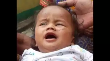 पतरातू: रेलीगढ़ा फुटबॉल मैदान में बारिश से मिट्टी का घर गिरा, महिला बच्चे के साथ दबी, अफरा-तफरी
