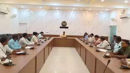 मऊ: भुजौटी में डीएम की अध्यक्षता में जिला सहकारिता विकास समिति की बैठक संपन्न हुई