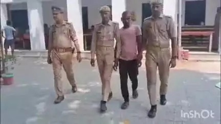 पटियाली: गंजडुंडवारा कोतवाली पुलिस ने पटियाली रोड पर चेकिंग के दौरान एक व्यक्ति को गिरफ्तार किया, अवैध तमंचा और कारतूस बरामद