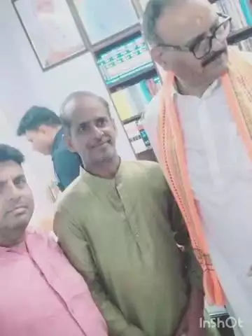हाथरस: हाथरस के प्रमुख समाजसेवी ने लखनऊ में नगर पालिका की समस्याओं को लेकर डिप्टी सीएम से की चर्चा