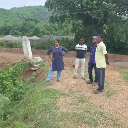 ଦିଗପହଣ୍ଡି: ଦିଗପହଣ୍ଡି ବିଡିଓଙ୍କ ନାରାୟଣପୁର ଗ୍ରାମ ପଞ୍ଚାୟତ ଗ୍ରସ୍ତ ବିଭିନ୍ନ ଉନ୍ନୟନମୂଳକ କାର୍ଯ୍ୟର କଲେ ଅନୁଧ୍ୟାନ