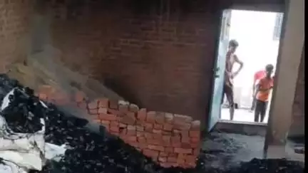 बिलग्राम: सांडी कस्बे के मुख्य मार्ग पर स्थित कोयले के गोदाम में लगी भीषण आग, गोदाम मालिक और स्थानीय लोगों ने आग पर पाया काबू